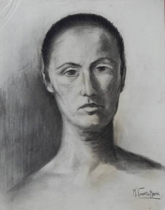 Manuel Vicente Mora. Carboncillo sobre papel. ”Retrato femenino”. Firmado a mano. 43x34 cm. 